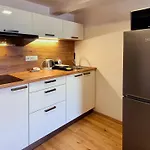 Apartment Center - Moderna Rimske Namesti Iv