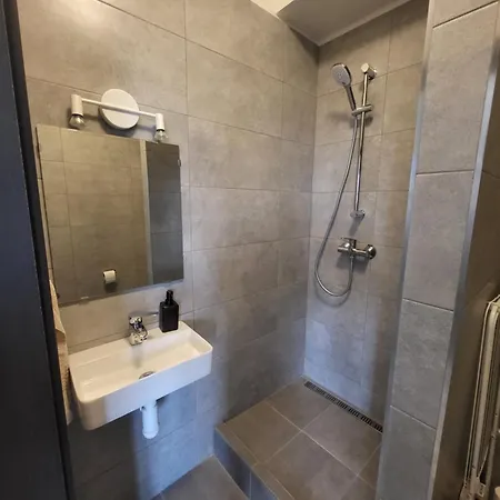 Center - Moderna Rimske Namesti Iv Apartment