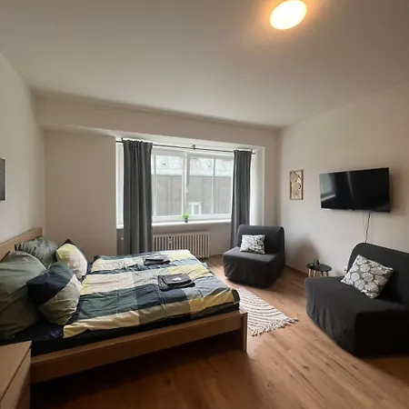 Center - Moderna Rimske Namesti Iv Apartmán *