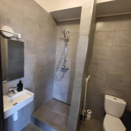 Center - Moderna Rimske Namesti Iv Apartment *