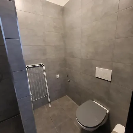 Center - Moderna Rimske Namesti Iv Apartment *