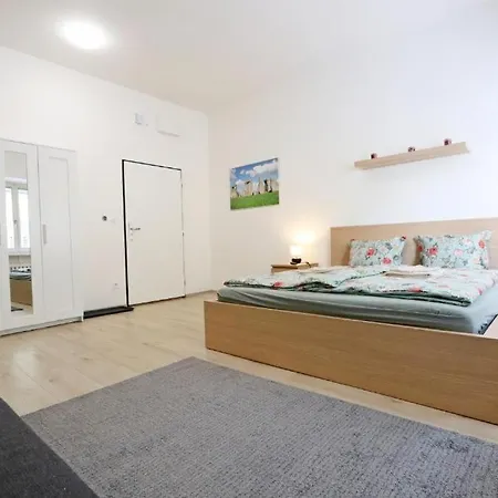 Apartment Center - Moderna Rimske Namesti Iv *