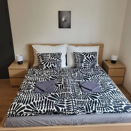 Apartmán Center - Moderna Rimske Namesti Iv *